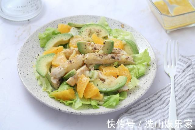 鸡胸肉又老又柴吃不下试试这样做，鸡胸肉鲜嫩多汁，成抢手货