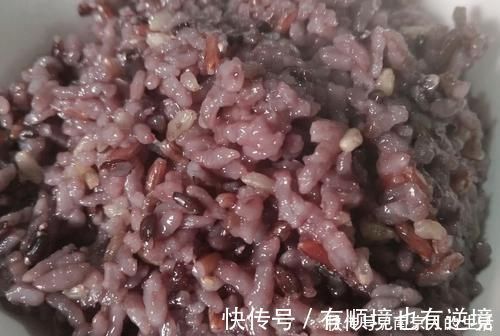 糙米饭|用它代替米饭,不但能减肥,还能补血,常吃脸粉嫩如桃花