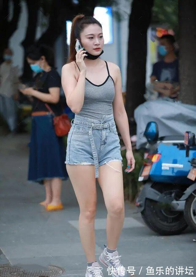 短裤|将“短裤”穿出花样，着实没少下功夫，同样别忽视了一个细节！