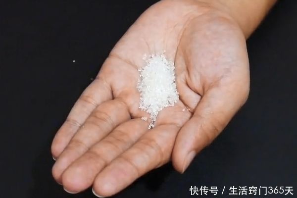 白糖倒在手上搓一搓，用途真是太厉害了，解决很多人困扰的烦恼！
