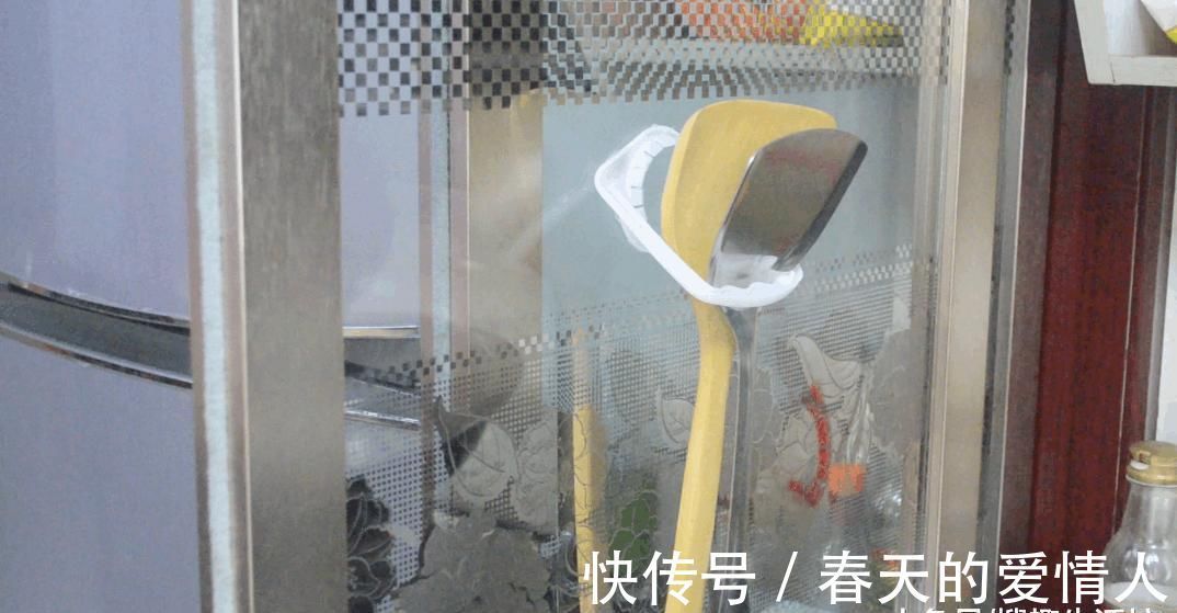 油桶上塑料把手不要扔, 放在厨房有妙用, 解决了千家万户的烦恼