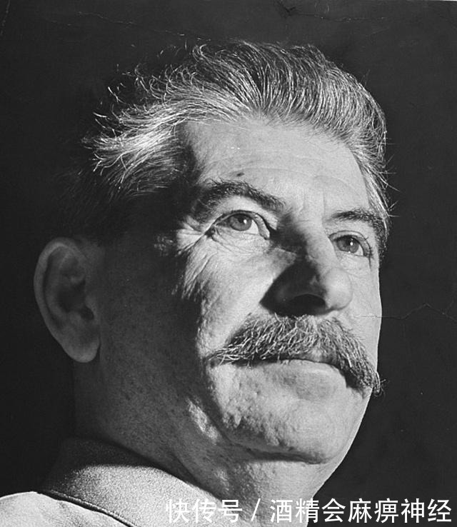 占领|斯大林为何在日本宣布投降后,还要出兵占领千岛群岛