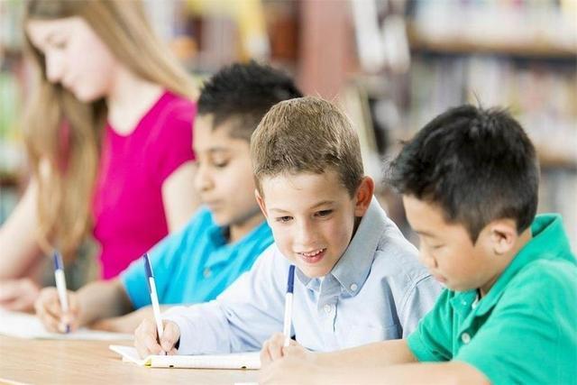 出息|养儿子的家庭,牢记“两不管和三不惯”,儿子将来会更有出息!