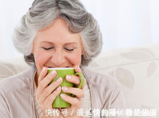 饮酒|不论男女,50岁后若能做到睡前“6不要”,身体健康更长寿