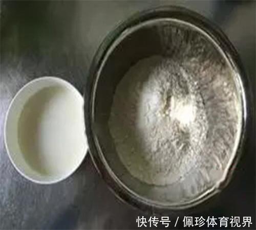 馒头|蒸馒头时,只放酵母是大错特错,加上“它”馒头又香又软还好吃