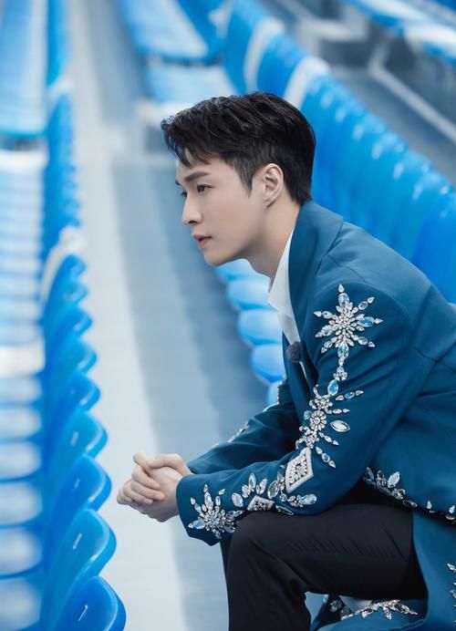 彭昱畅|取代彭昱畅?成《向往的生活》常驻嘉宾,穿军大衣现身