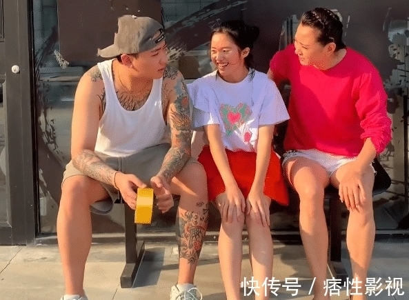 李勒優(yōu)|《變形計》李勒優(yōu)被城市媽媽收養(yǎng)后，變得愛臭美，學(xué)習(xí)不忘貼面膜