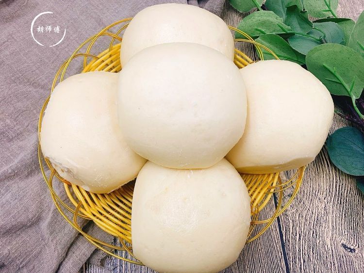 做馒头时,从不放酵母和小苏打,放一瓶饮料,馒头各个蓬松柔软