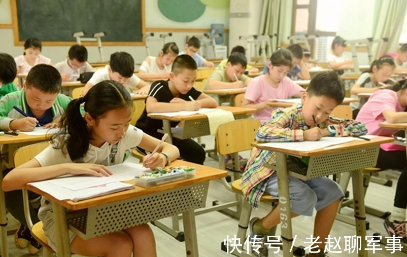 咏妈|小学生根据《咏鹅》仿写《咏妈》,爸爸哭笑不得:真不敢给老婆看