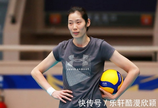 女排|中國女排雙喜臨門！張常寧手術(shù)后現(xiàn)身酒吧，隊長朱婷再迎好消息
