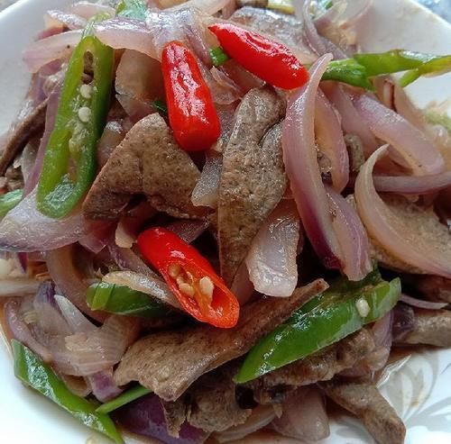 洋葱炒猪肝|炒洋葱加此物,隔天吃一次,保护血管,血管不堵了,胖人越吃越瘦