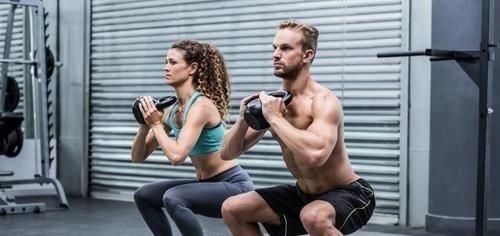 几个超级燃脂动作，只要每天坚持做4组，刷掉身上多余脂肪