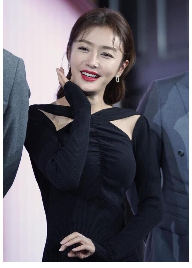 《突围》最近是挺火,但是火的背后除了营销外,难道只是营销吗?