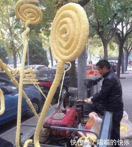 |幽默笑话:昨晚在饭馆吃面,正好碰到食堂大叔就把钱一起付了