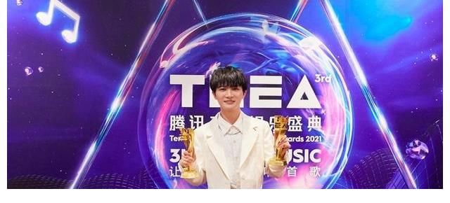 看完腾讯音乐娱乐盛典，发现论培养实力歌手，还是《好声音》在行