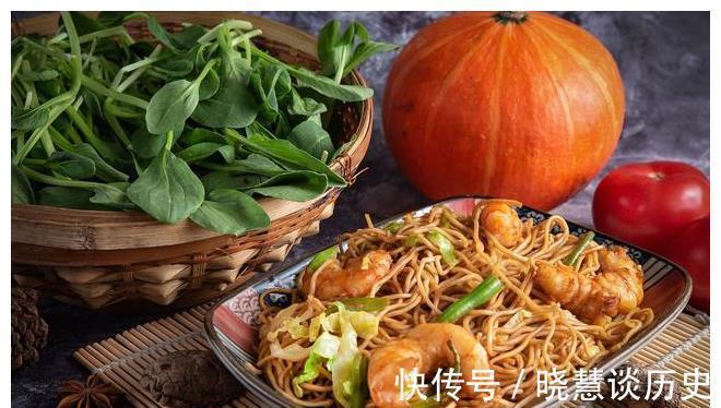 鸡蛋灌饼|最长肉的主食,第一种堪比“喝油”,减肥的人,忍住就是赢!