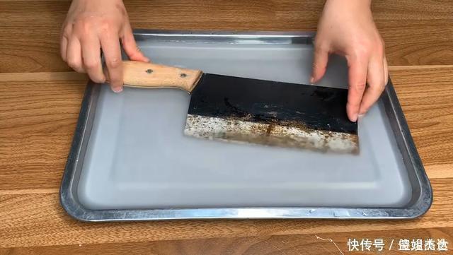 磨菜刀，10个人9人错，用这方法，菜刀立马锋利，比磨刀石还好用