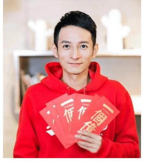 新版《快樂大本營》錄制完成，快樂家族被曝解散，只剩何炅一人