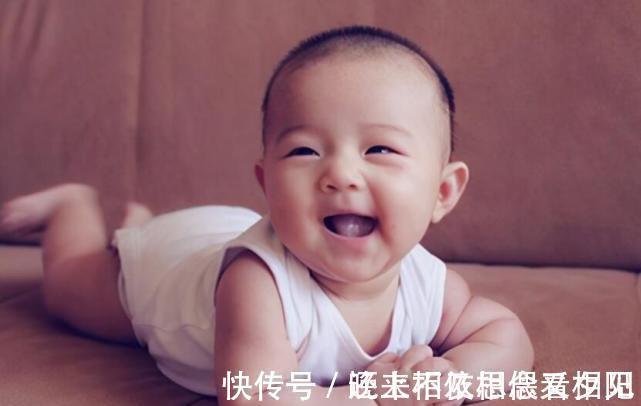 睡眠时间|五个月宝宝的发育情况、具备了哪些能力?来看看你家娃达标了吗