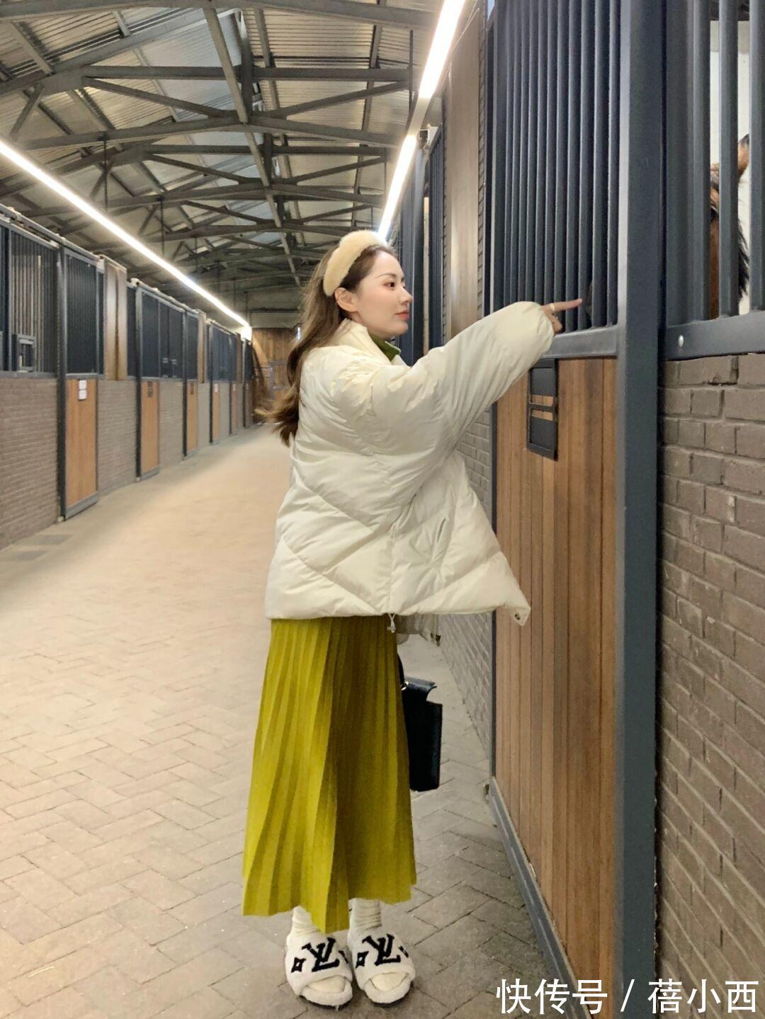 牛仔裤|冬季穿羽绒服不怕冷,选这5款就够了,配毛衣、牛仔裤时髦又洋气