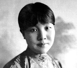 冰心@同为民国才女,林徽因只活51岁,冰心却活了100岁,原因很扎心!