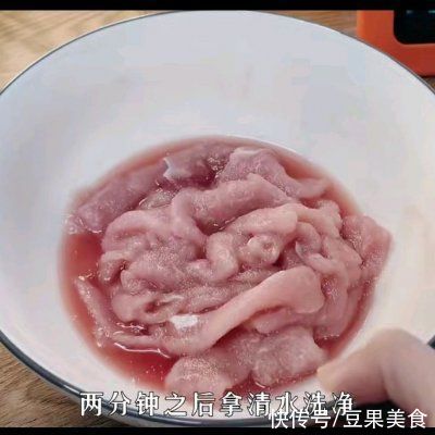 土豆淀粉|这道家喻户晓的锅包肉是怎么做的呢？