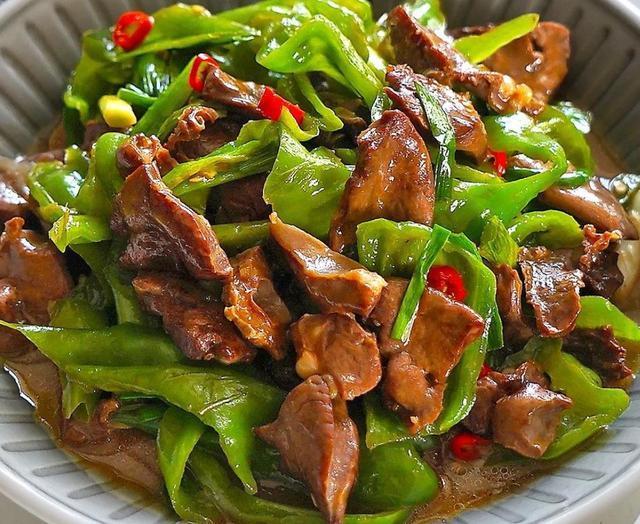 青椒|家里条件允许的话,隔三差五吃点这东西,营养比牛羊肉还高