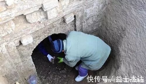 民国|千年殉葬女尸不腐真相，盗墓者对年轻女尸这么上心到底啥动机