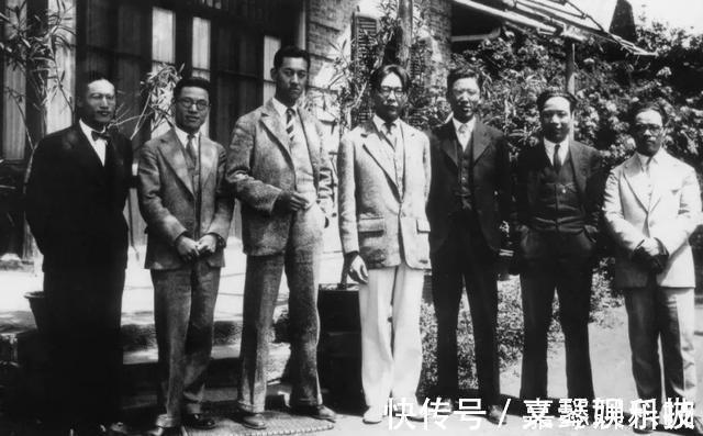 学术&学术方面基本没成就,为何却能执掌清华达17年?只因他会打三张牌