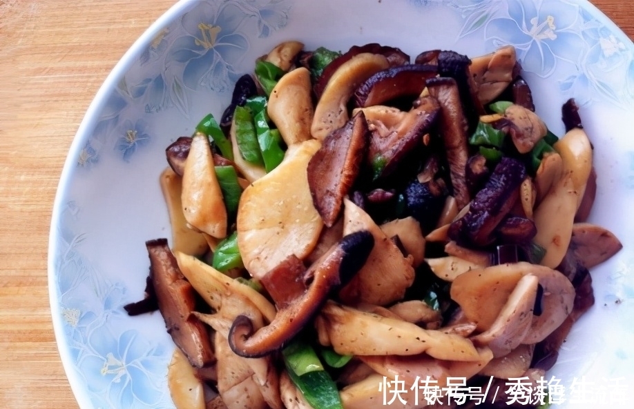 香菇|3样素菜一起炒，不放肉也很鲜美，简单营养鲜味足，大人小孩都爱