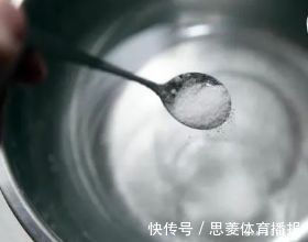 清水洗草莓，比不洗还脏！用这两样水洗，脏东西自动跑出来！