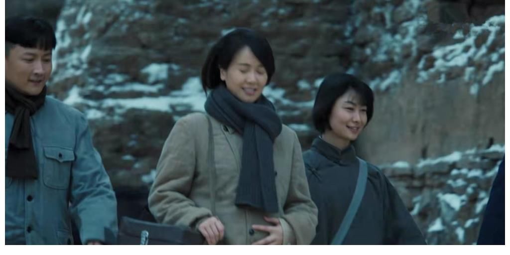 《功勋》里的左小青积极投身妇女事业,比在浪姐2舞台上飒太多了