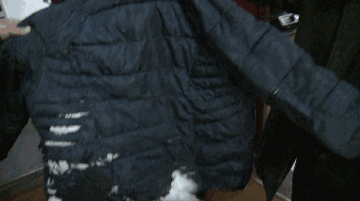 安全座椅 “爆款!”女子打车时羽绒服爆炸!羽毛满车飞