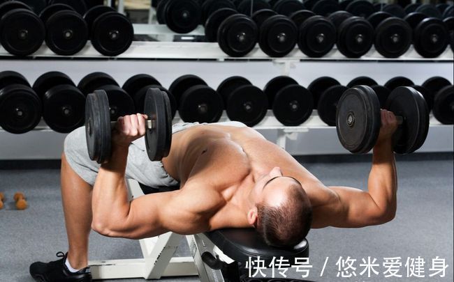 斜方肌|经常训练卧推,胸肌不对称怎么办?3个方法帮你改善