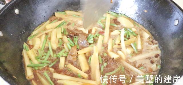 面条|白菜别再炒着吃了,这样简单一做,比吃肉还香,上桌瞬间就扫光
