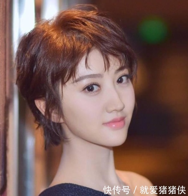 发型 女生不要轻易留这几个发型,很容易显老,没气质还土气!