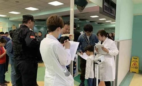 宝宝|小孩睡觉不改掉2个坏习惯,日后很难长成“大高个”,家长别大意