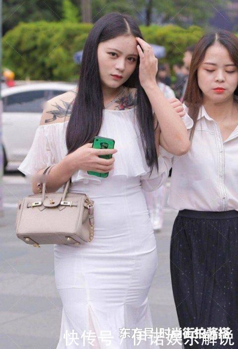 穿搭|回头率爆表的裹身裙搭配蕾丝一字肩穿搭，在街上宛如一位冰山公主