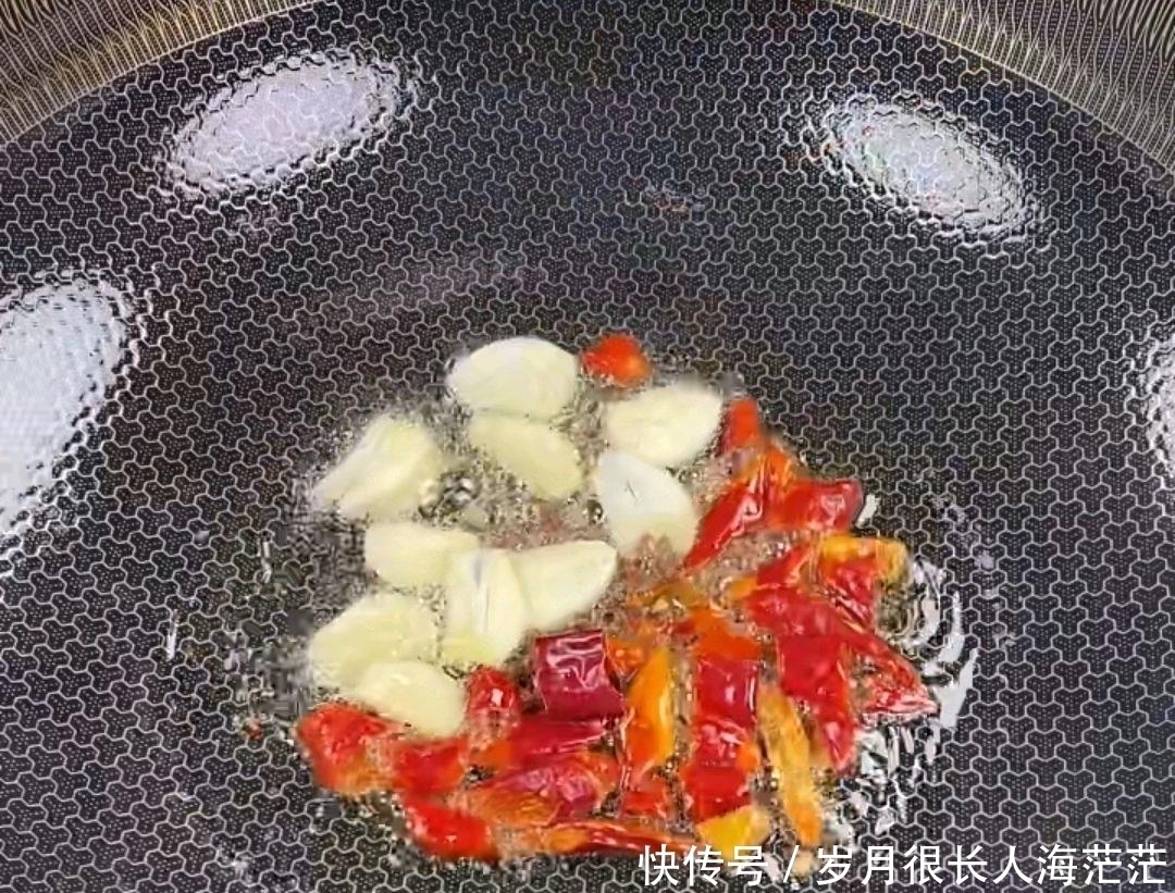 慢妈做了一桌子家常菜，老公说，这样吃，挣钱的动力更大了