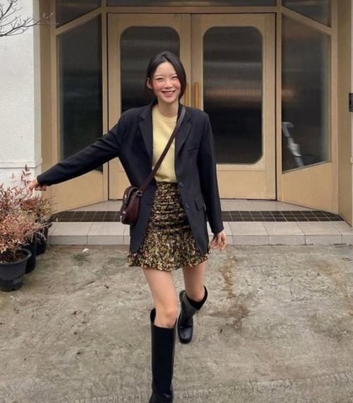 早春怎么兼顾优雅与时尚？这4个“配色”妙招值得收藏，超洋气