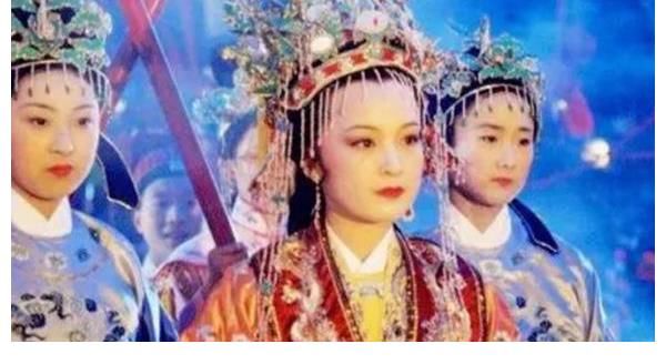 元春！红楼梦中，贾元春究竟发现了什么不为人知的秘密，而被皇帝赐死？