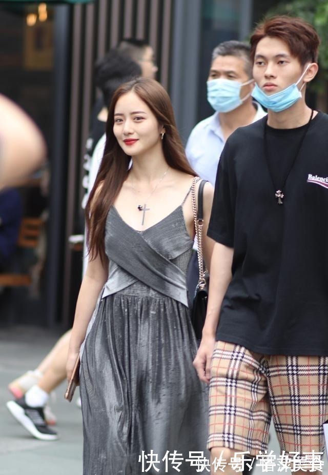 穿搭 连衣裙穿搭一不小心就变超模风,各种场合都适用,又有优雅小知性