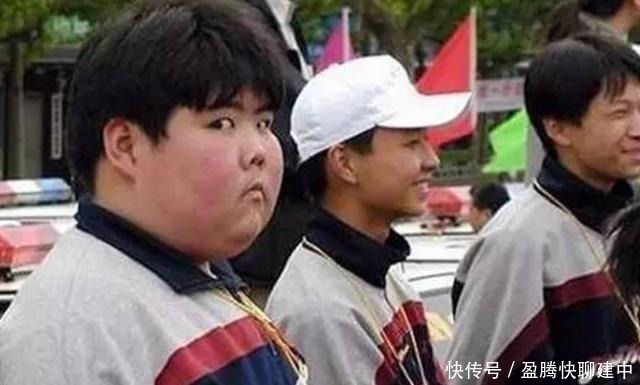 表情|当年火爆全网的表情包们长大了,恶搞小胖当爹,而他让人百感交集