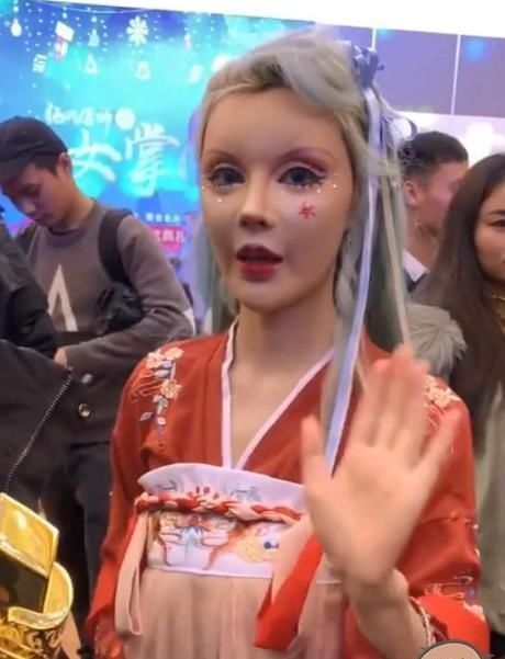 真人芭比|“汉服”谁穿谁好看当迪丽拉穿在身上的那一刻,网友拔刀吧