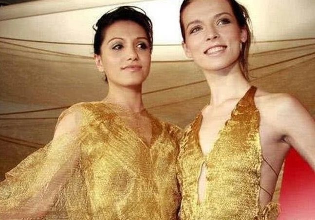 插座@31个“奇葩”的沙雕设计,设计师怕是脑袋进水了吧