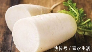 萝卜子|女人睡前把萝卜皮贴在肚脐上，连续贴7天，身体收获此种变化