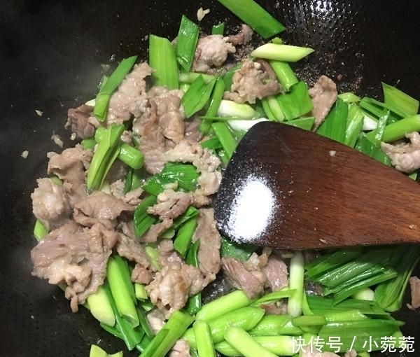 农家炒肉原来是这么做的,加这个进去,肥而不腻、麻辣鲜香