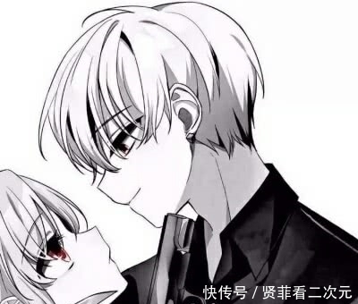 超火“双人”动漫情侣头像试着用微笑细数你给的伤，无奈泪随微笑流出眼眶