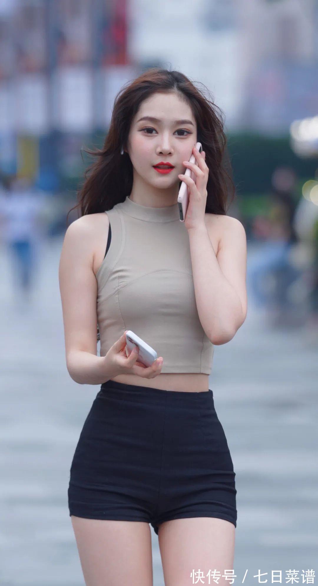 清新|清凉舒适的搭配，针织衫配牛仔短裤，清新素雅又美丽大方