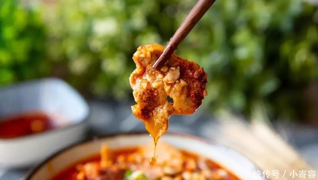 馋死人的水煮肉片!辣哭了也不松手!